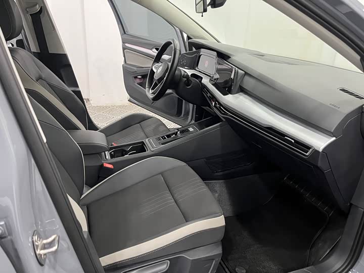 Фото 4 - Volkswagen Golf