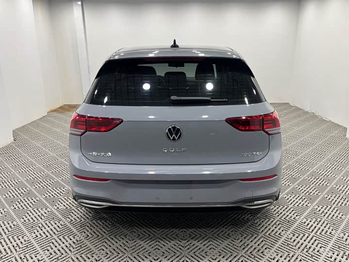 Фото 8 - Volkswagen Golf