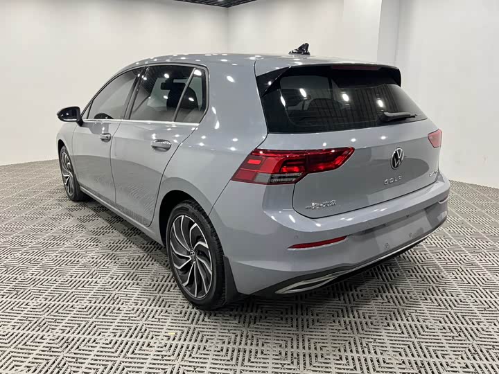 Фото 9 - Volkswagen Golf