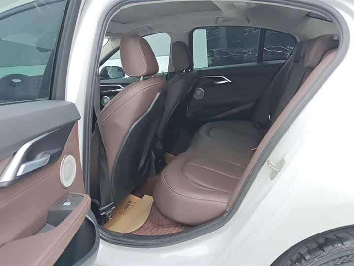 Фото 11 - BMW 1 Series