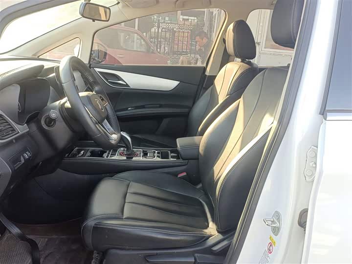 Фото 15 - BYD Song Max