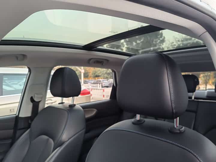 Фото 20 - Roewe RX5