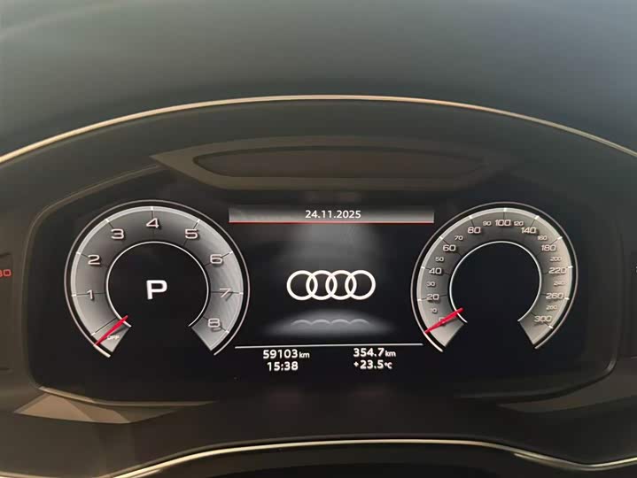 Фото 11 - Audi A6L