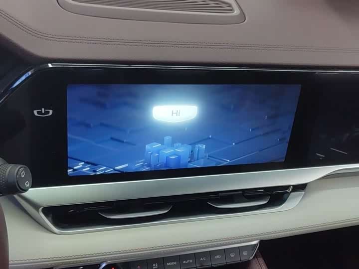 Фото 18 - Geely Monjaro