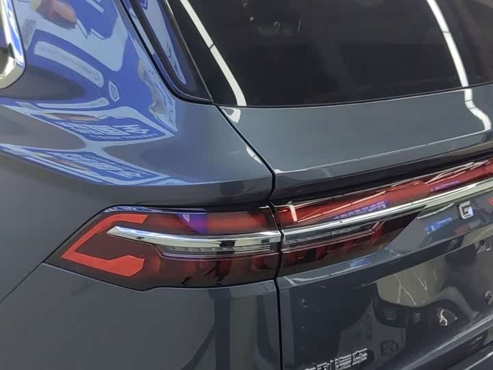 Фото 22 - Geely Monjaro