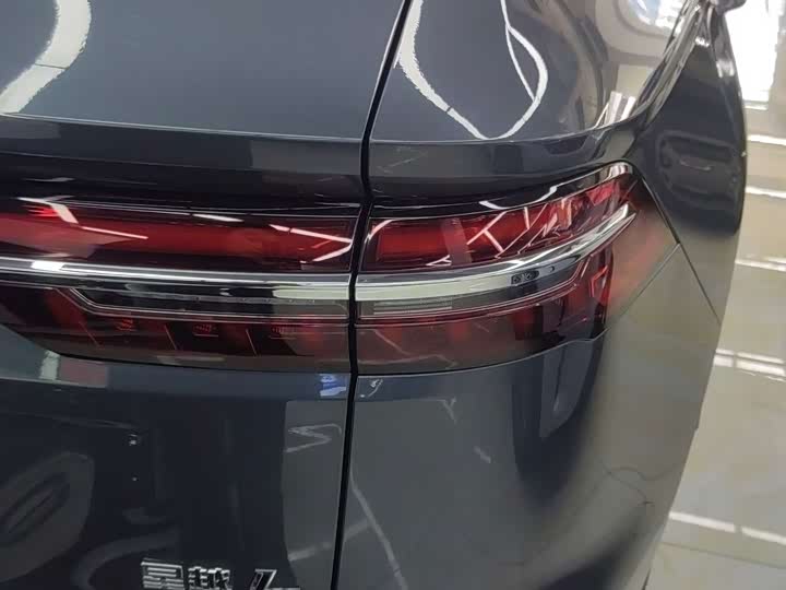 Фото 24 - Geely Monjaro