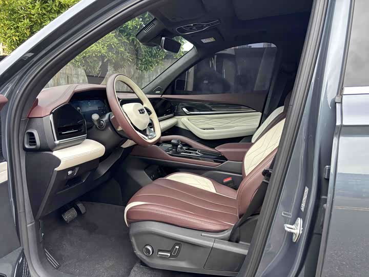 Фото 6 - Geely Monjaro