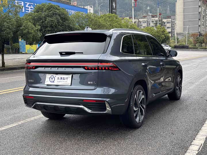 Фото 8 - Geely Monjaro