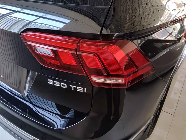 Фото 8 - Volkswagen Tiguan L Pro