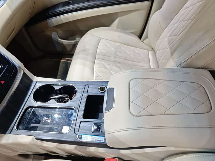 Фото 4 - Buick GL8 ES