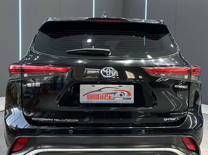 Фото 7 - Toyota Crown Kluger