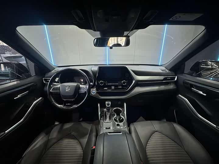 Фото 9 - Toyota Crown Kluger