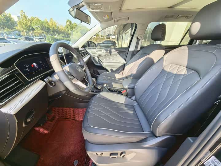 Фото 13 - Volkswagen Tiguan L Pro