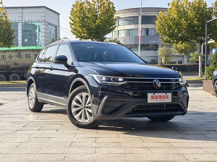 Фото 3 - Volkswagen Tiguan L Pro