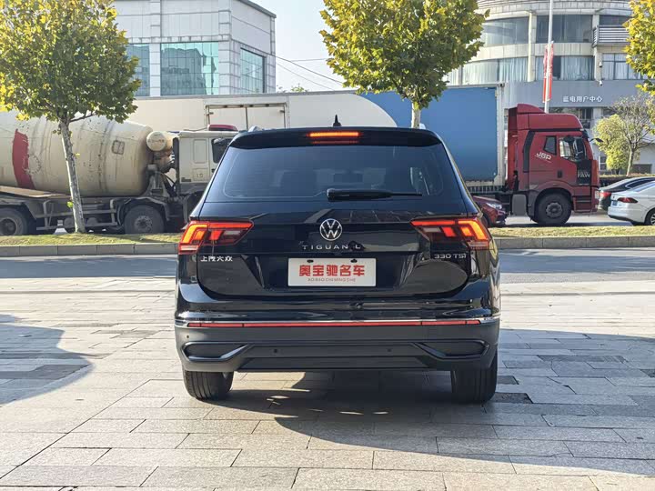 Фото 5 - Volkswagen Tiguan L Pro