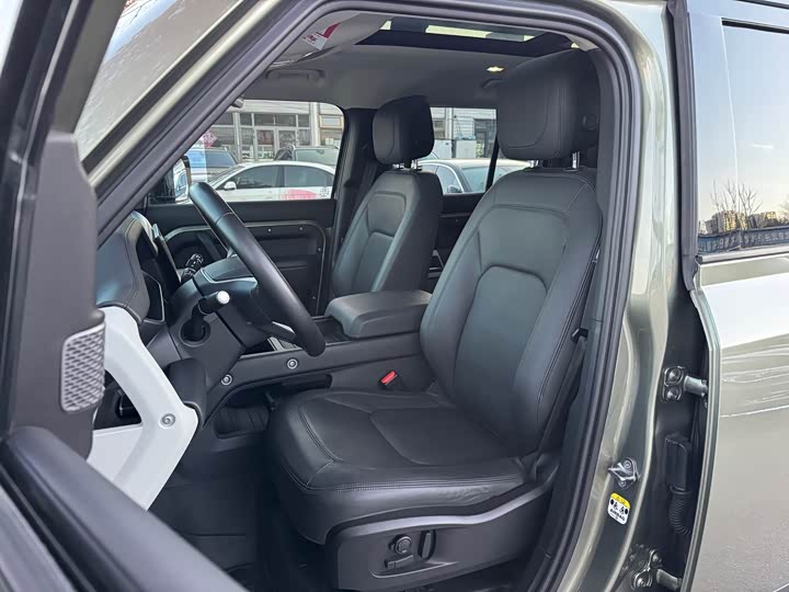 Фото 10 - Land Rover Defender