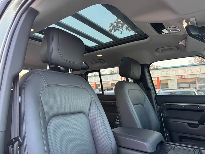 Фото 12 - Land Rover Defender