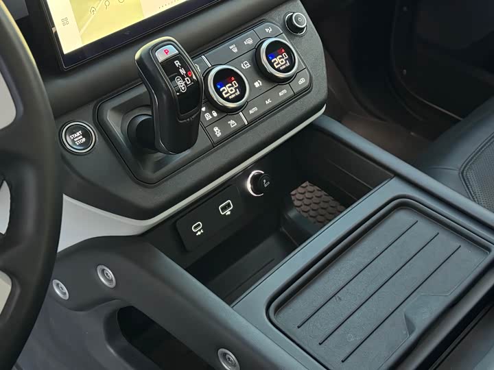 Фото 17 - Land Rover Defender