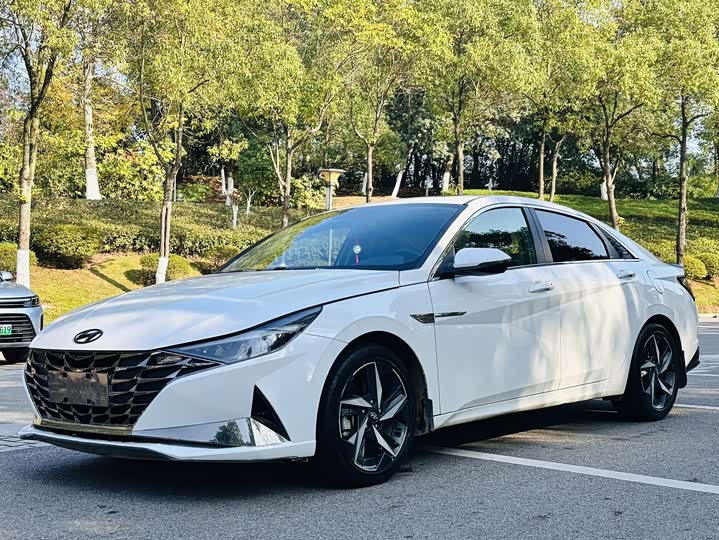 Фото 1 - Hyundai Elantra N line