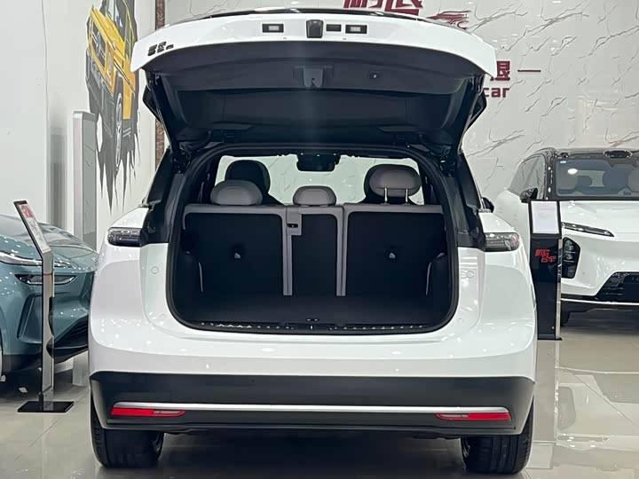 Фото 8 - Nio ES6