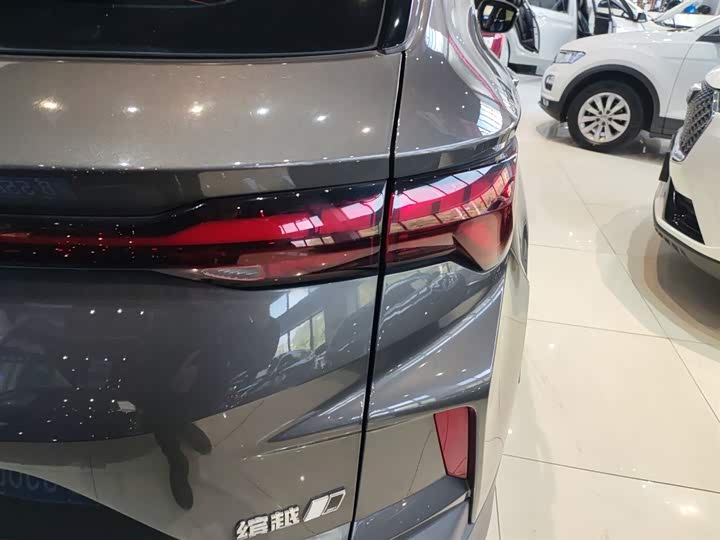 Фото 8 - Geely Coolray