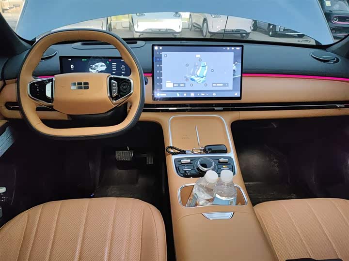 Фото 10 - Geely Galaxy Starship 7