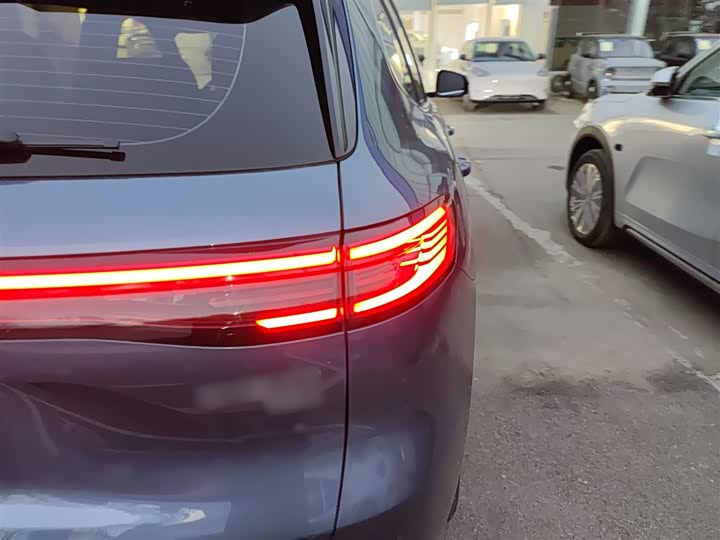 Фото 8 - Geely Galaxy Starship 7