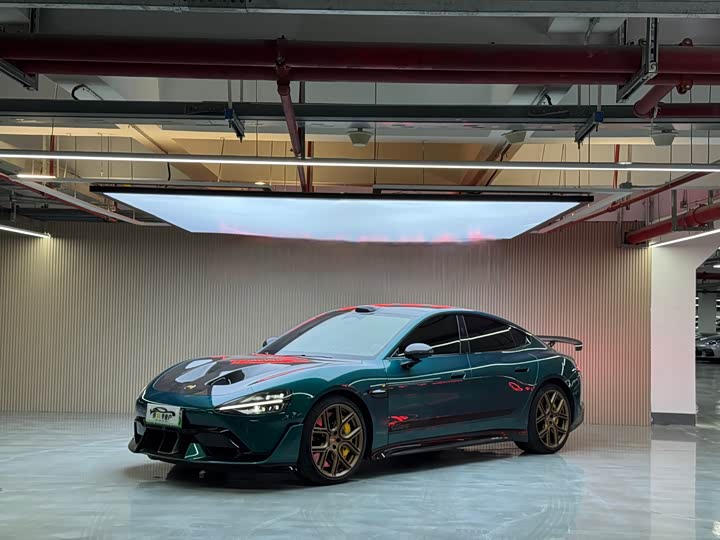 Фото 1 - Xiaomi SU7 Ultra