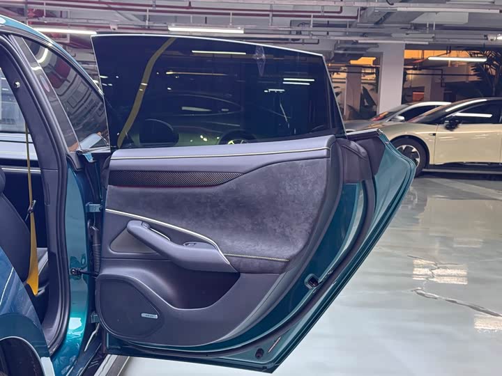 Фото 10 - Xiaomi SU7 Ultra