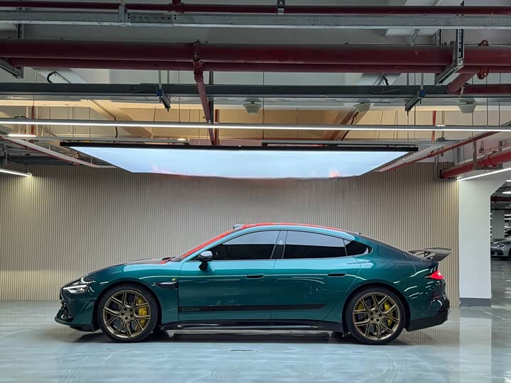 Фото 4 - Xiaomi SU7 Ultra