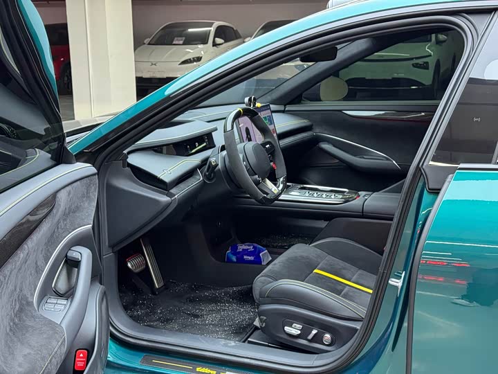 Фото 6 - Xiaomi SU7 Ultra