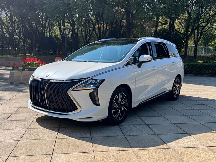 Фото 1 - Dongfeng Forthing Yacht