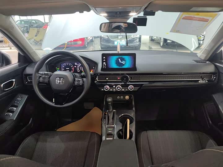 Фото 10 - Honda Civic