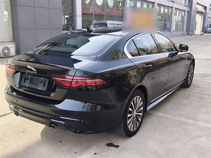 Фото 5 - Jaguar XE L