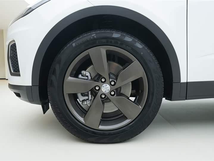 Фото 11 - Jaguar E-Pace