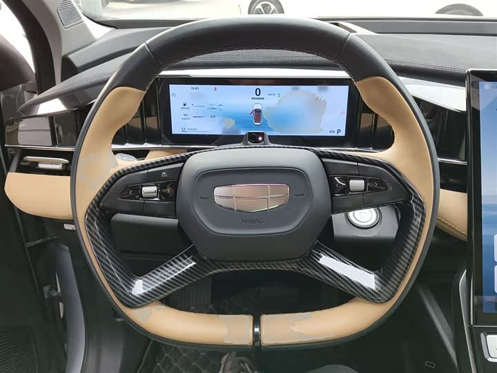 Фото 11 - Geely Atlas L