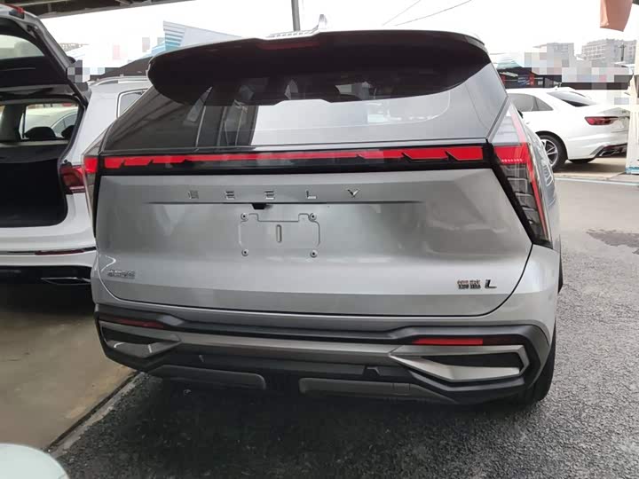 Фото 6 - Geely Atlas L