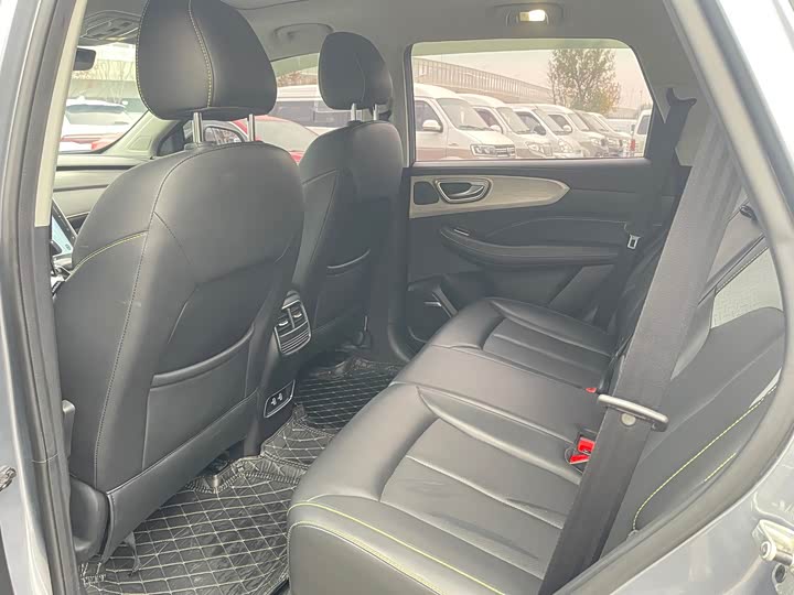 Фото 8 - Roewe RX5 Hybrid