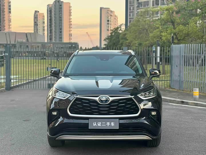 Фото 3 - Toyota Highlander