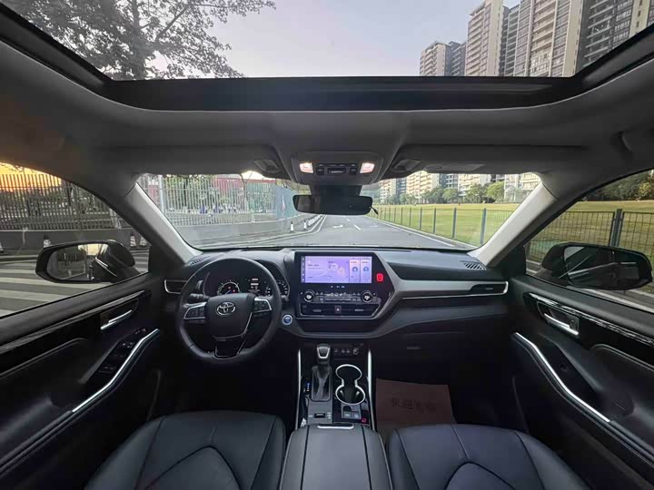 Фото 5 - Toyota Highlander