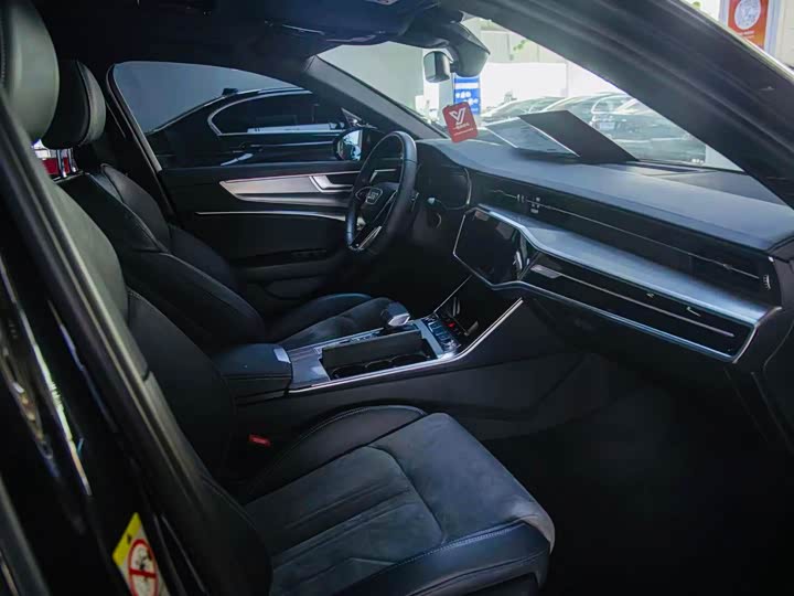 Фото 5 - Audi A6L