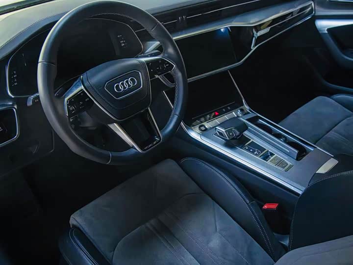 Фото 8 - Audi A6L