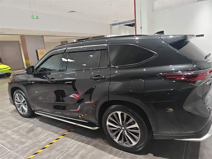 Фото 5 - Toyota Crown Kluger