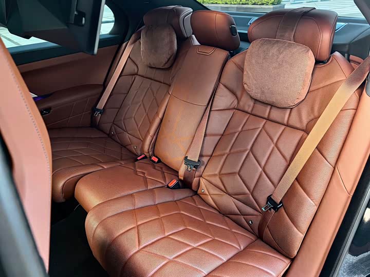 Фото 11 - BMW i7