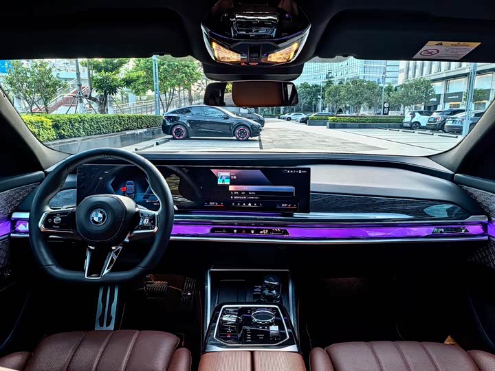 Фото 12 - BMW i7