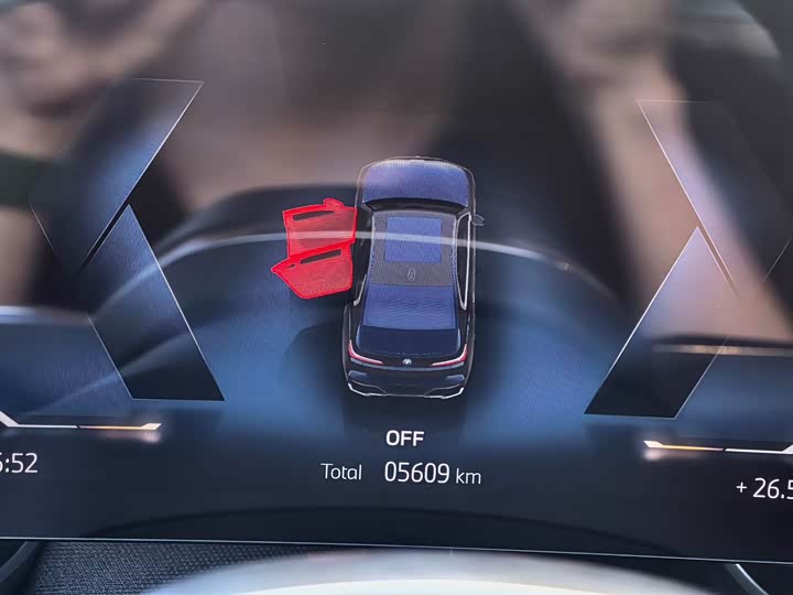 Фото 18 - BMW i7