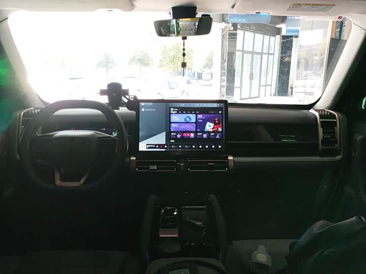 Фото 12 - Chery iCar 03