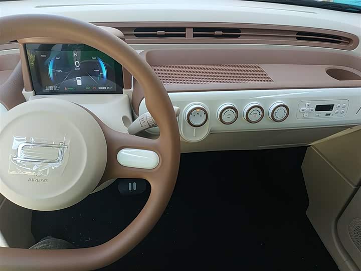 Фото 10 - Bestune Pony