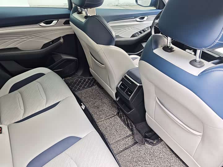 Фото 12 - Geely Preface