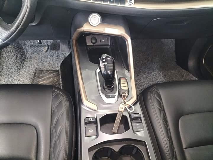 Фото 14 - Haval H6